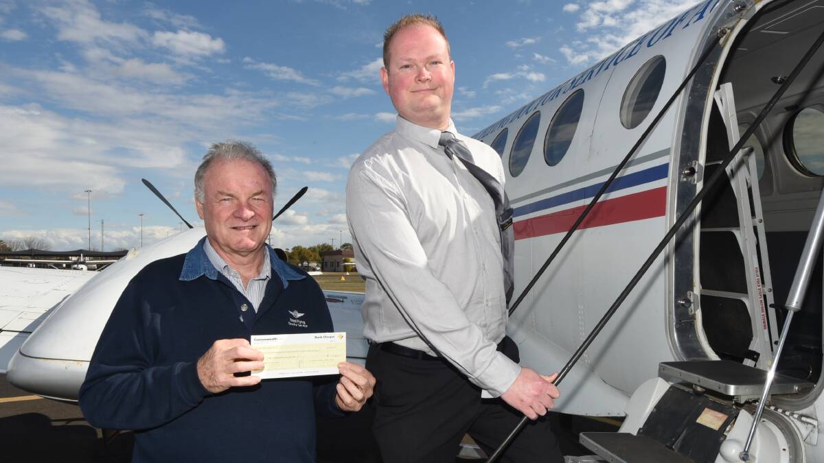 Royal Flying Doctor Service receive 10,000 from Coonamble Commonwealth Bank staff