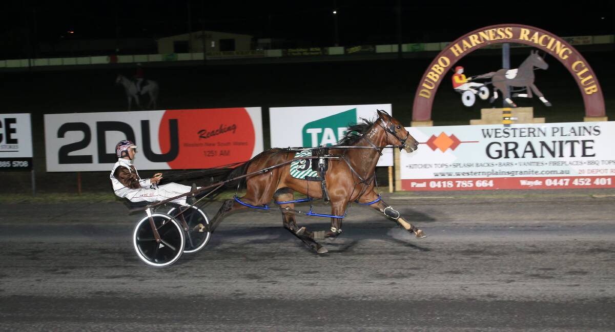 TOO GOOD: No one else was in sight when Dazzle Me cruised past the line on Wednesday night. Photo: COFFEE PHOTOGRAPHY