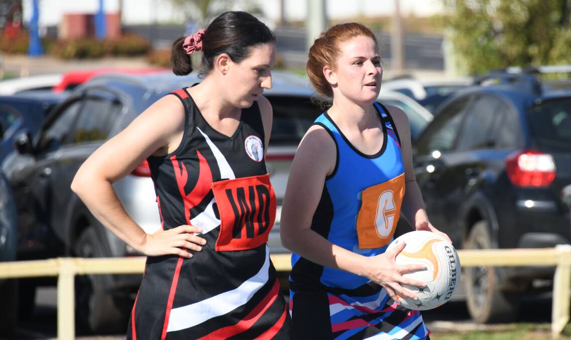 Bronte Doyle (right) of Fusion Heat and Narromine's Jenna Osbourne will do battle in another top-of-the-table clash this weekend. Picture: Amy McIntyre