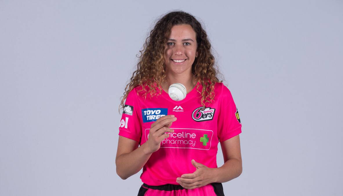 AT WORK: After some battles with shoulder injury Emma Hughes is now training in the lead-up to the 2020/21 season. Photo: SYDNEY SIXERS