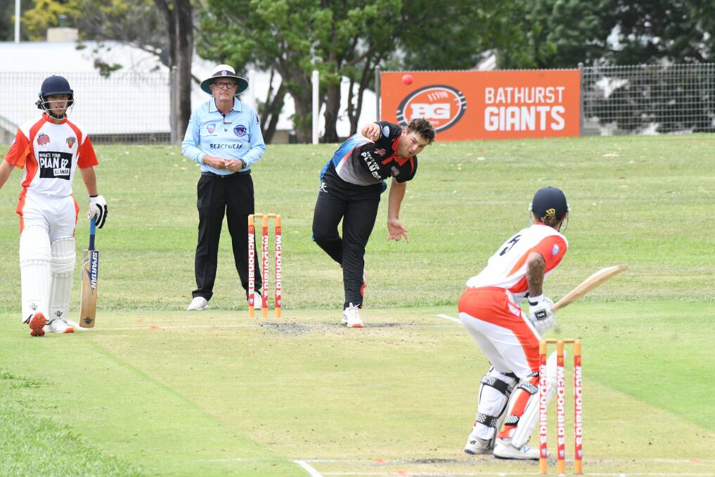 DOING A JOB: Ben Knaggs ensured the pressure stayed on Illawarra in the middle overs on Sunday. Photo: CHRIS SEABROOK