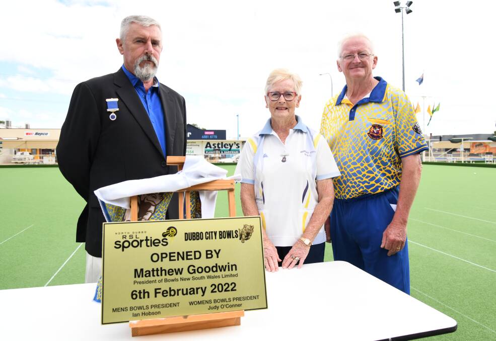 SPECIAL: Bowls NSW president Matthew Goodwin with Dubbo City presidents Judy O'Conner (women) and Ian Hobson (men). Picture: Amy McIntyre