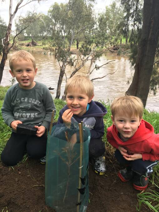 Make a difference: Dubbo families are invited to the Shimano Family Tree Planting day from 10am-1pm on Sunday, April 2. Pictured is Archie O’Neill, Jack & Cooper Hansen practising for the day.