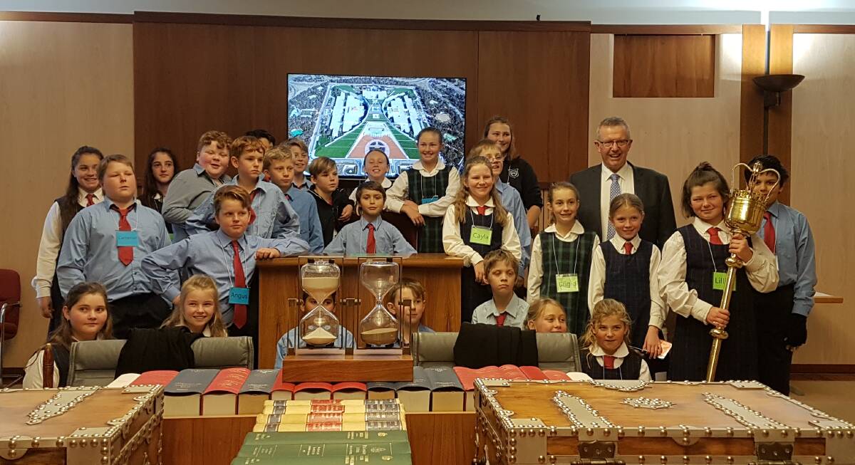 Mark Coulton enjoyed a visit from school students from Boggabri Public School, Fairfax Public School and Maules Creek at Parliament House, Canberra, last week.