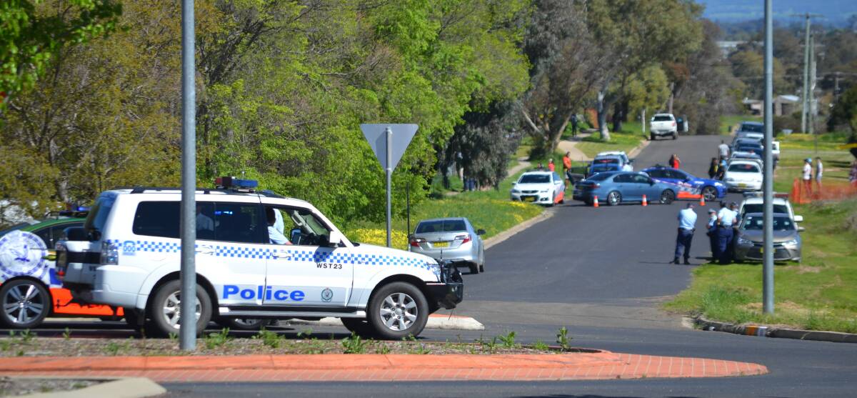 Police didn't allow traffic in to Victor Street this afternoon, blocking entry to Jindalee Circuit.