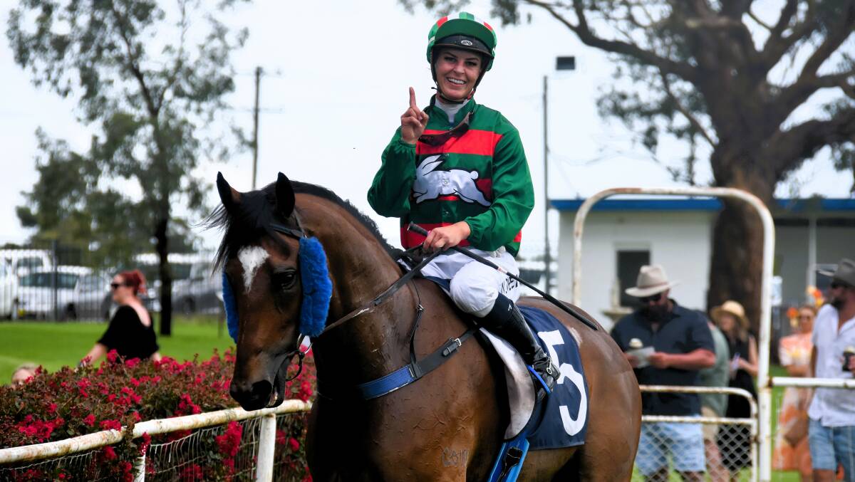 Wendy Peel and Awaygoesthebunny celebrate their recent New Year's Day win in Inverell. 