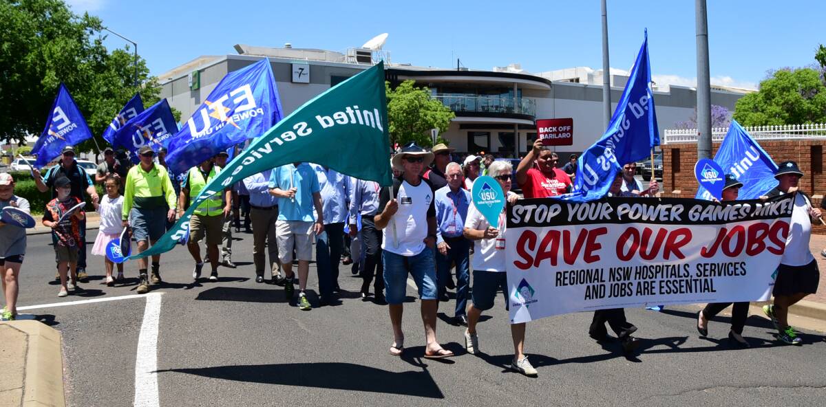 IN VAIN: Hundreds of Essential Energy workers and supporters at a rally in Dubbo on Saturday to try and stop job losses. Photo: BELINDA SOOLE
