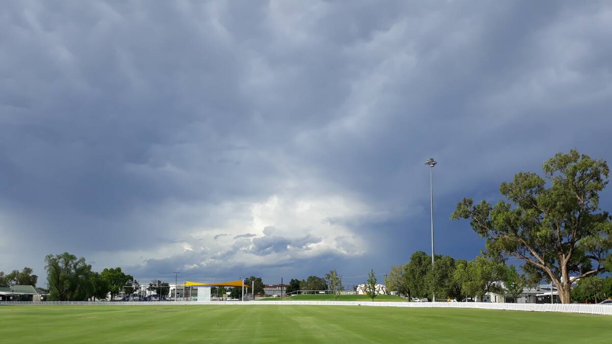 Stormy skies remain in the Dubbo area on Tuesday evening. Photo: FAYE WHEELER