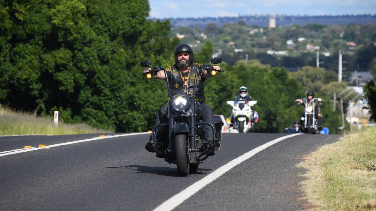 Stone run and street parade riders head towards Dubbo Westview Drive-In. Pictures: AMY MCINTYRE