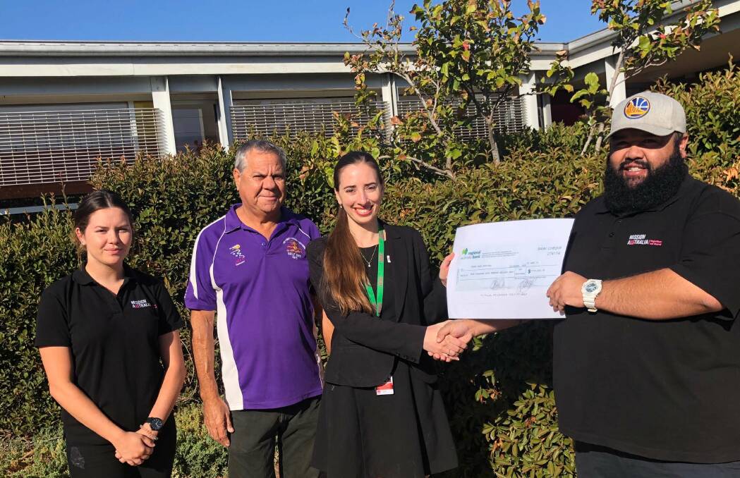 Support: Emily Lake, Guy Naden, Georgina McMahon and Errol Toomey as the Marty Gordon Memorial Committee donation to Dubbo Hospital is made. Photo contributed.