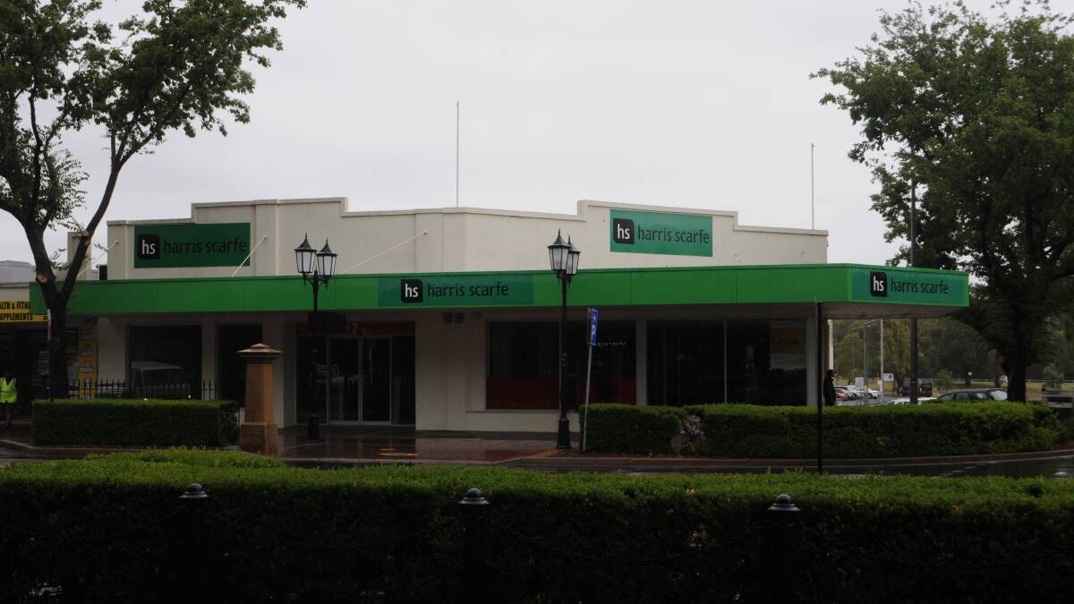 Prime location: Harris Scarfe's closure at Dubbo leaves a shopfront empty in the centre of the city. Photo: LYNN RAYNER