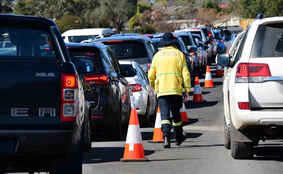 Bumper-to-bumper traffic at the Dubbo Showground, as thousands presented for COVID testing on the weekend of August 14-15. Photo: AMY MCINTYRE