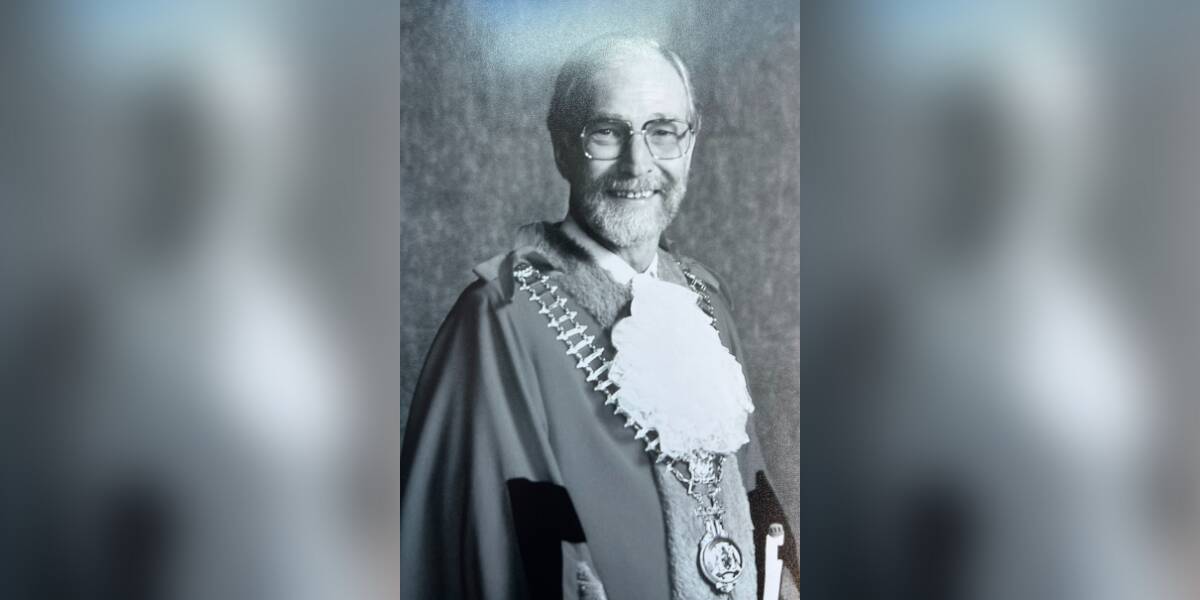 Highly-respected: Arthur Mortimer during his time as mayor of Dubbo, from 1986 to 1987. He served multiple terms as a councillor. Picture: Dubbo Regional Council.