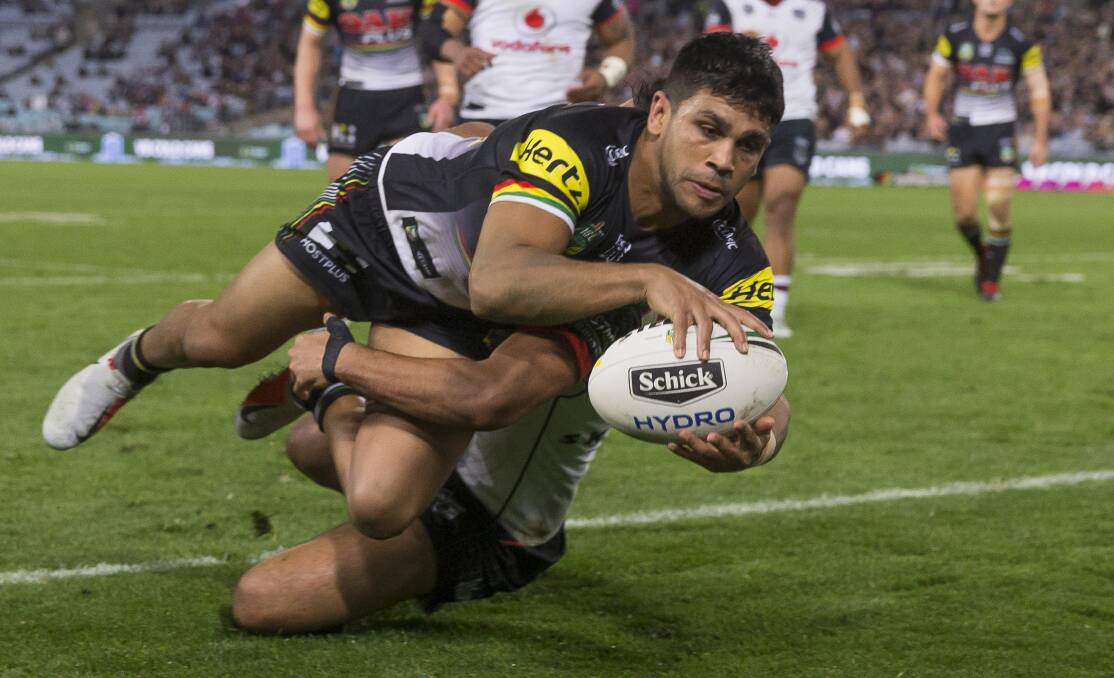 HOPES ALIVE: Tyrone Peachey scores during Saturday's elimination final against the New Zealand Warriors. Photo: AAP IMAGE/ CRAIG GOLDING
