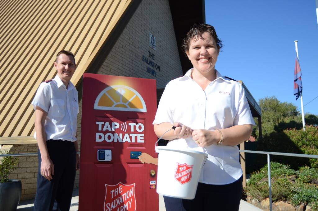 DOORKNOCK: David and Lara Sutcliffe of The Salvation Army in Dubbo. Photo: ELOUISE HAWKEY