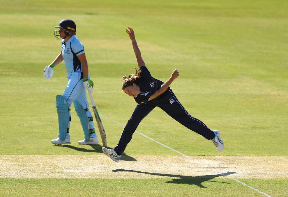 BACK ON DECK: Tayla Vlaeminck bowling for Victoria agaist NSW in the WNCL. Piture: GETTY IMAGES