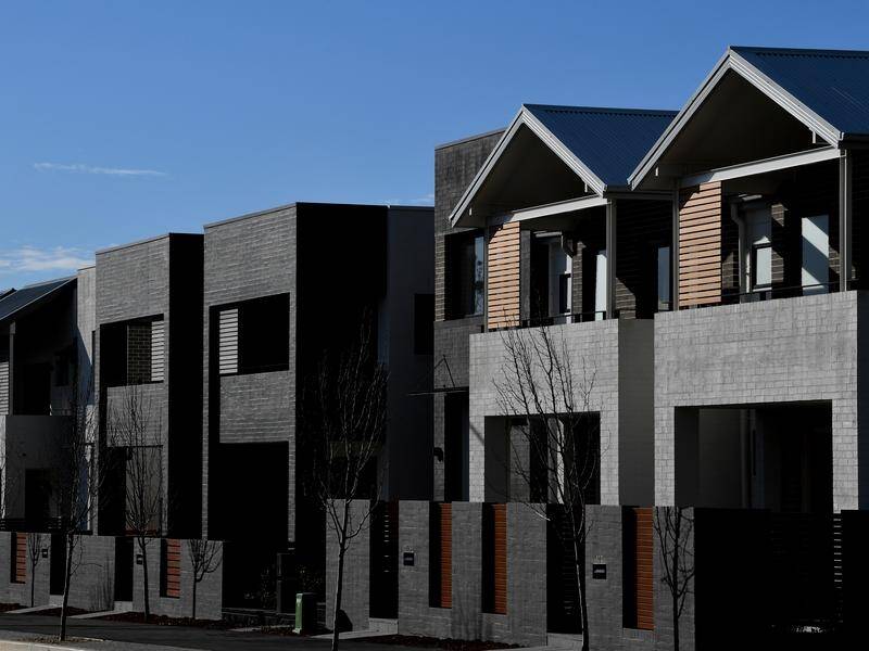 The number of people waiting for social housing in NSW has fallen 7.5 per cent in five months. (Joel Carrett/AAP PHOTOS)