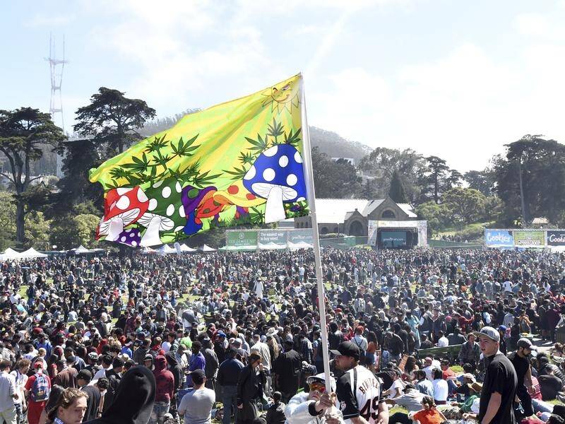 An estimated 20,000 people flocked to San Francisco's 'Hippie Hill' for the annual 420 celebration.