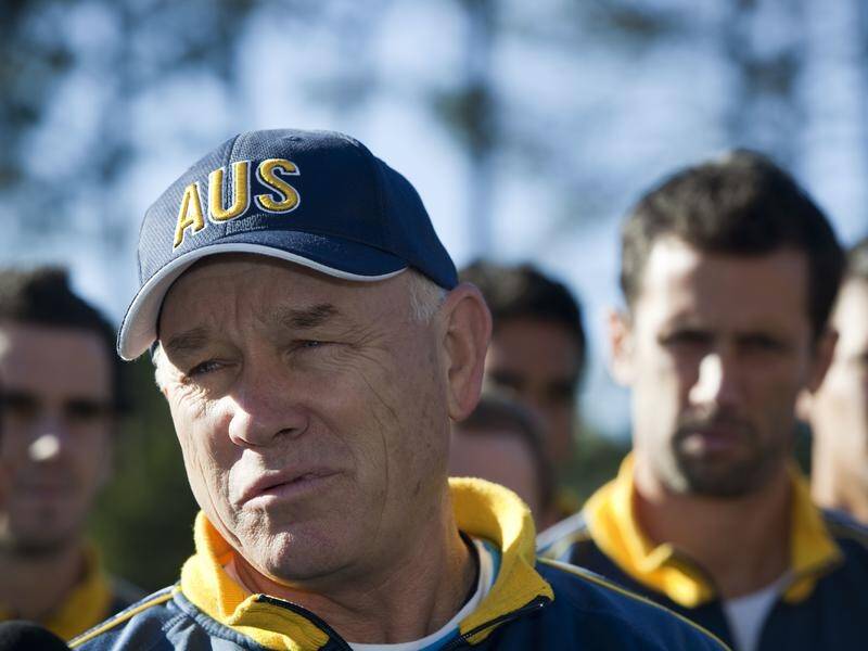Former Hockeyroos coach Ric Charlesworth has weighed into the controversy over the Australian team.