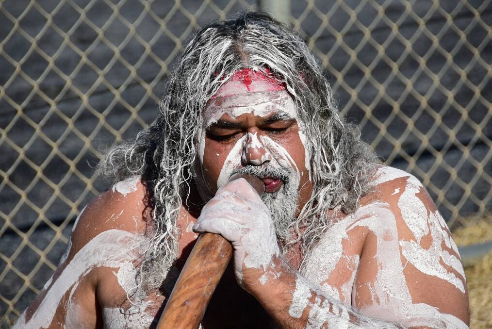 SHARING KNOWLEDGE: Tubba-Gah traditional owner Lewis Burns is teaching the Environmental Protection Agency about caring for country. Picture: FILE