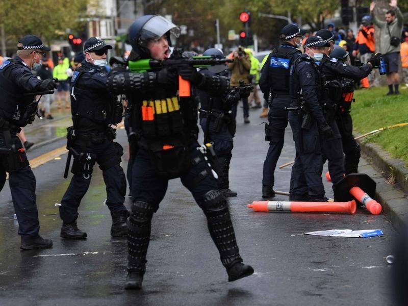 Police in riot gear have confronted protesters at the Melbourne headquarters of the CFMEU.