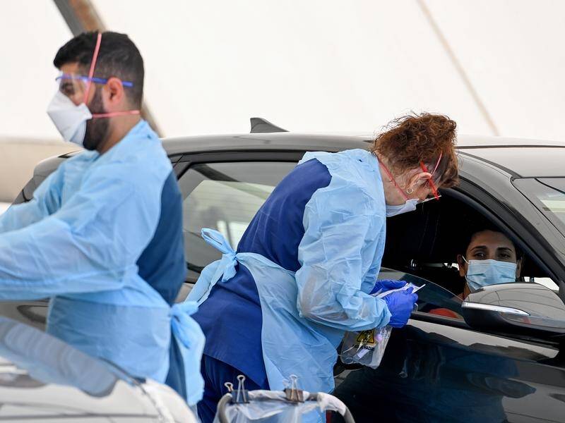 Three experts will probe Australia's pandemic response, including lockdowns and vaccine purchases. (Bianca De Marchi/AAP PHOTOS)