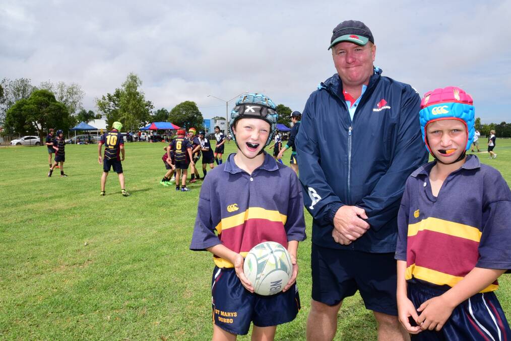 New NSW Rugby Development Officer with local juniors Cale Slack-Smith (left) and Lachlan Townsend.  
Photo: BELINDA SOOLE