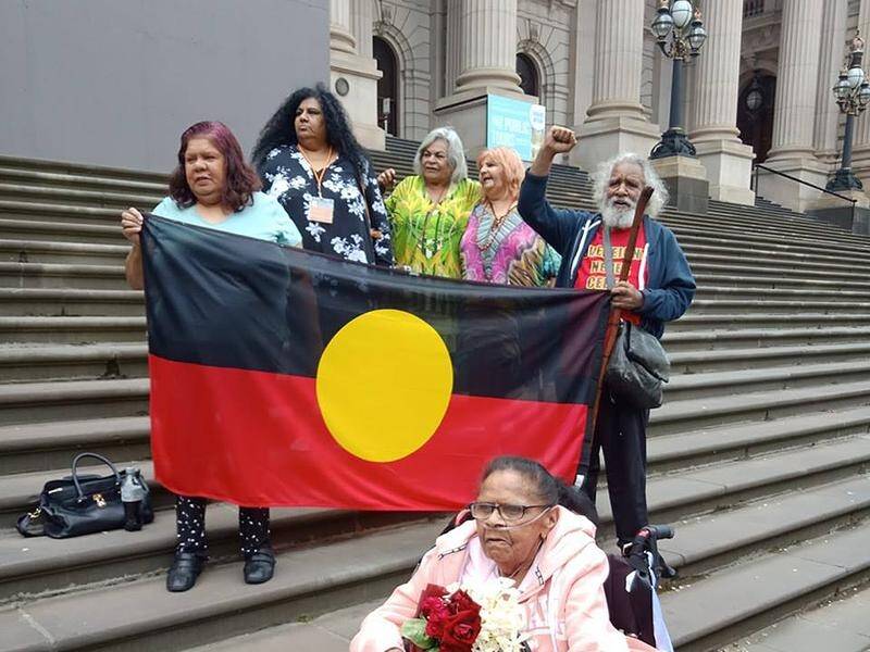 Stolen Generation members have called on the Victorian government to establish a redress scheme.