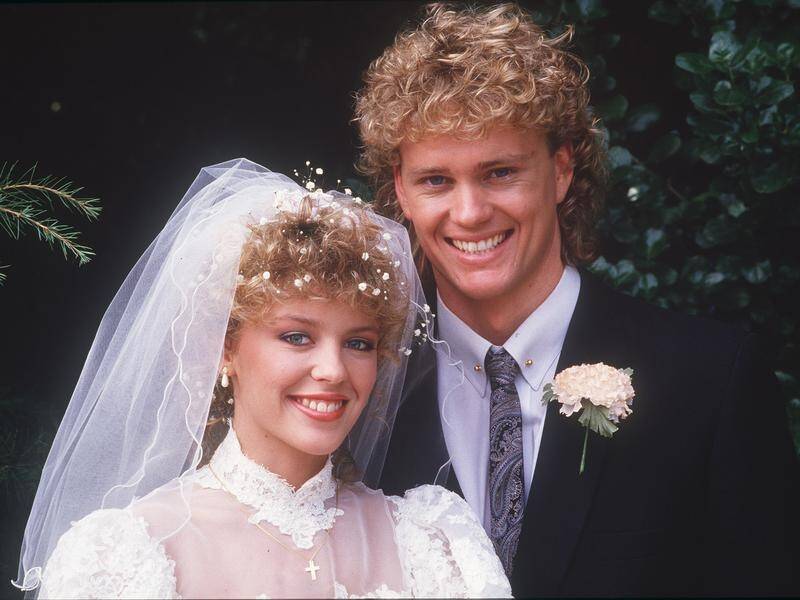Kylie Minogue and Craig McLachlan were among the Neighbours stars cast by Jan Russ. (Grundy Organisation/AAP PHOTOS)