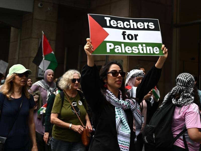 Plans to invite Palestinian advocates to talk to students have been panned by Victoria's government (Dan Himbrechts/AAP PHOTOS)