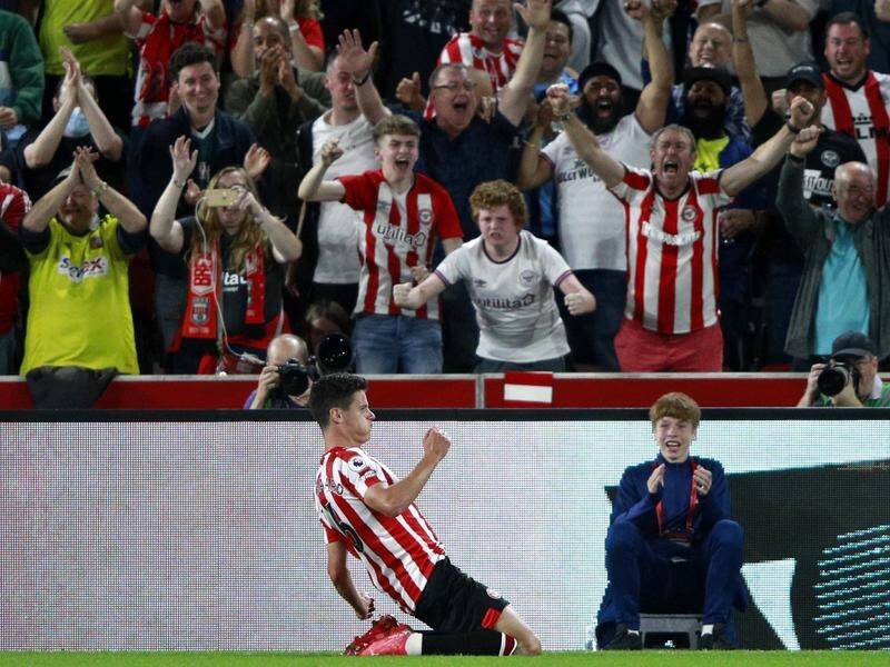 Christian Norgaard sends Brentford fans into ecstasy with the second goal in their win over Arsenal.