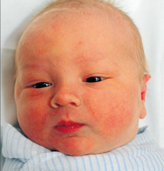 DECEMBER 19: Alexander George Wallis was welcomed into the world by Dale Wallis and Amanda Jensen.
