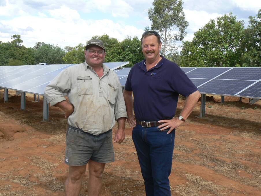 Narromine farmer Ian Corderoy with Independent candidate for Dubbo Colin Hamilton. Photo: CONTRIBUTED
