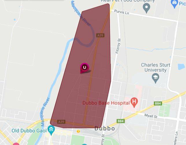 Power outage in north Dubbo after car crashes into powerlines