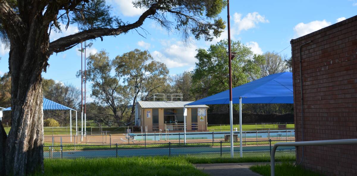 REPAIRS NEEDED: Dubbo Regional Council is investigating what needs to be done to fix Wellington pool, which is nearing the end of its lifespan. Photo: FAYE WHEELER