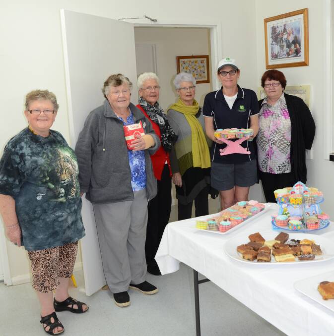 GOOD PAWS: Maggie Westman, Gwen Chislett, Betty Bodiam, Margaret Kerin, Pip Downey and Susan Whillans at a previous RSPCA Cupcake fundraiser in Dubbo. Photo: TAYLOR JURD