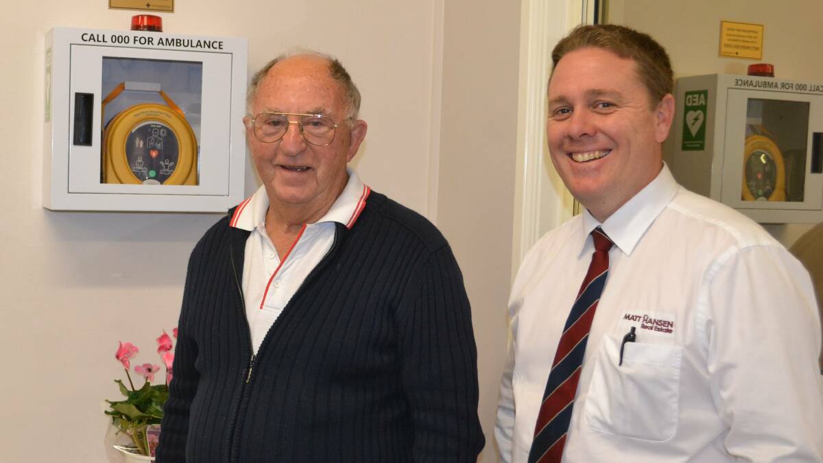 BEATING ON: First aid trainer George Chapman with Matt Hanson, one of the people who donated money during the Dubbo campaign. Photo: ORLANDER RUMING