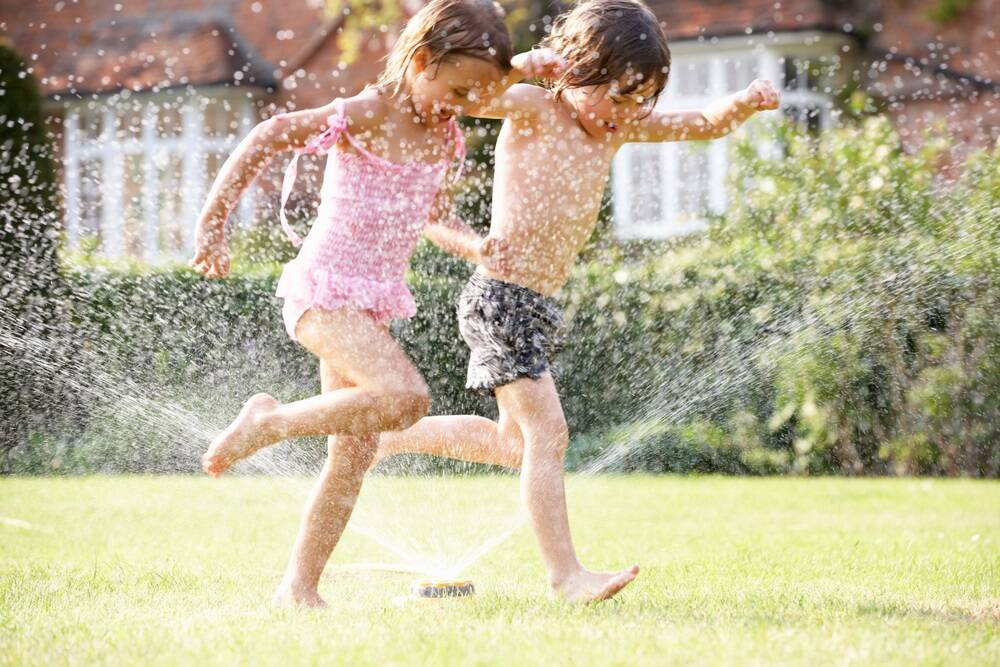 SUNSHINE: The warm weather forecast by the Bureau of Meteorology will be perfect for playing in the backyard. Picture: SHUTTERSTOCK
