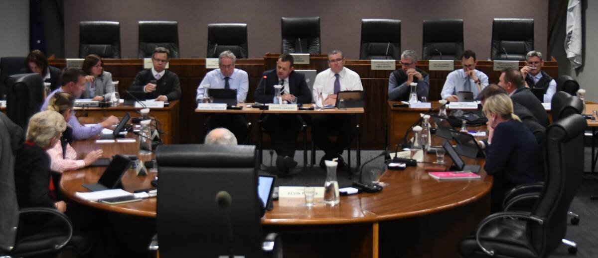 IMPROVING TECHNOLOGY: Dubbo Regional councillors voted in favour of the changes to the lights. Photo: BELINDA SOOLE