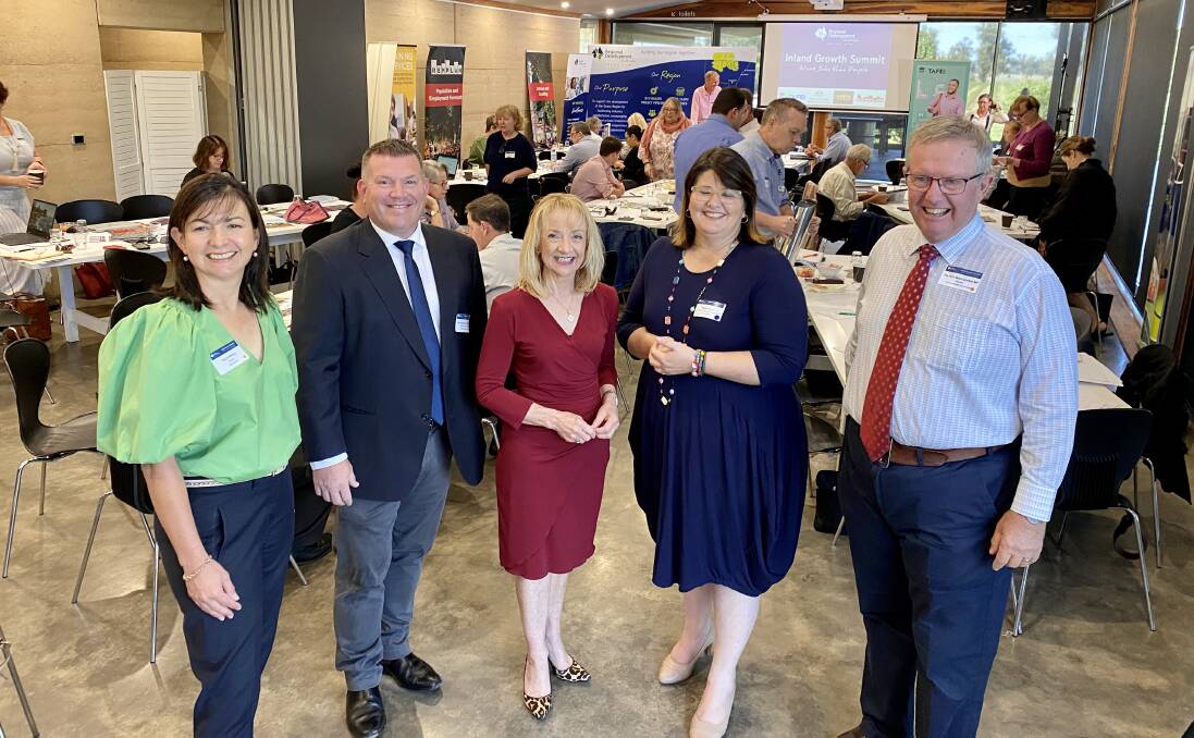 Member for the Dubbo Electorate Dugald Saunders with RDA Riverina CEO Rachel Whiting, Assistant Minister for Regional Development Nola Marino, RDA Orana Director of Regional Development Megan Dixon and Minister for Regional Health and Member for Parkes Mark Coulton.