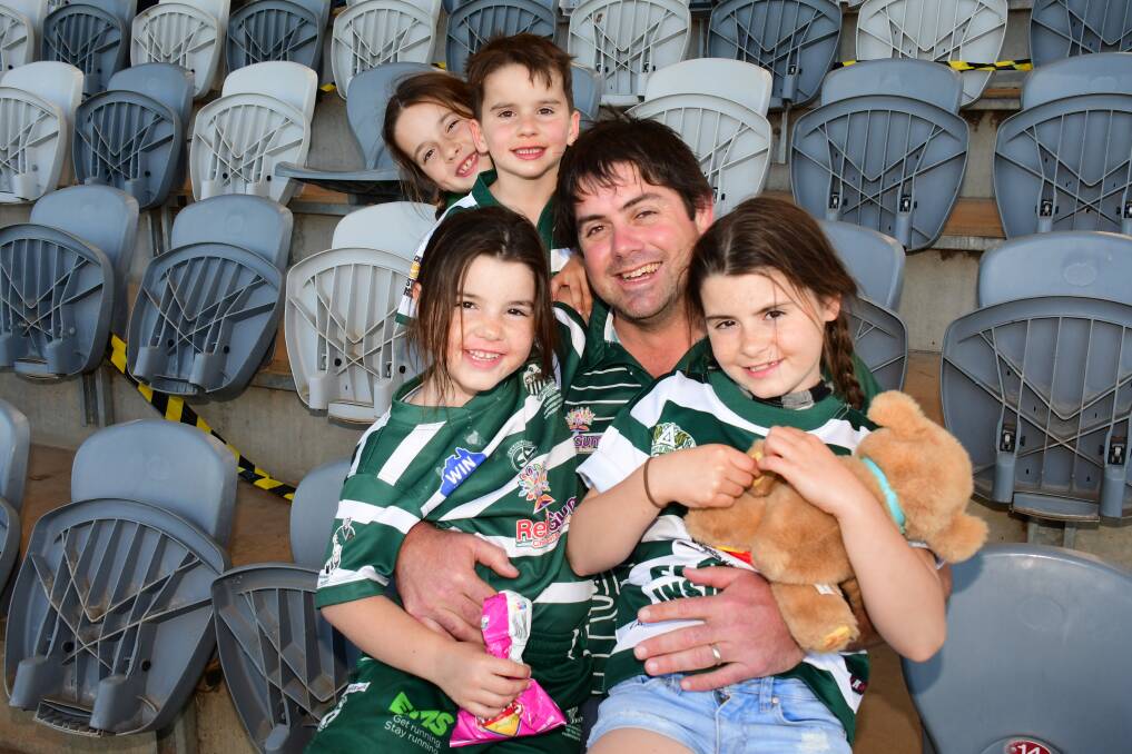 HAPPY FATHER'S DAY: Nick Wilson with kids Amahlee, Frankie, Indie and Rio Wilson. Photo: AMY McINTYRE. 