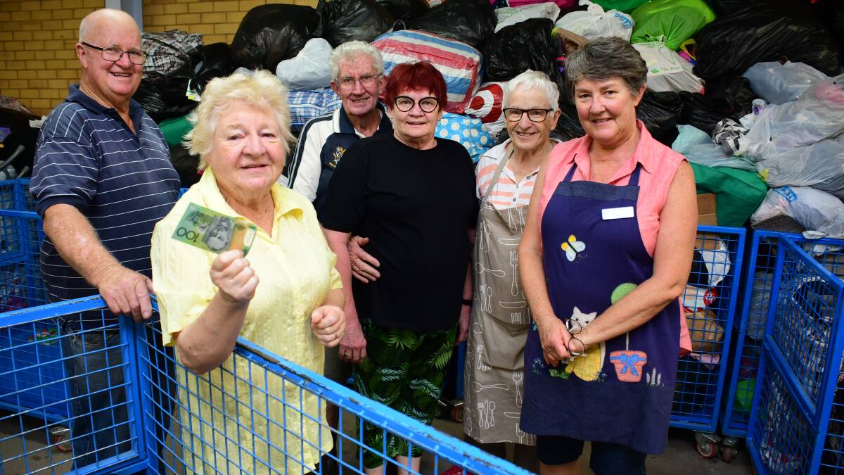 Cash for bushfire victims