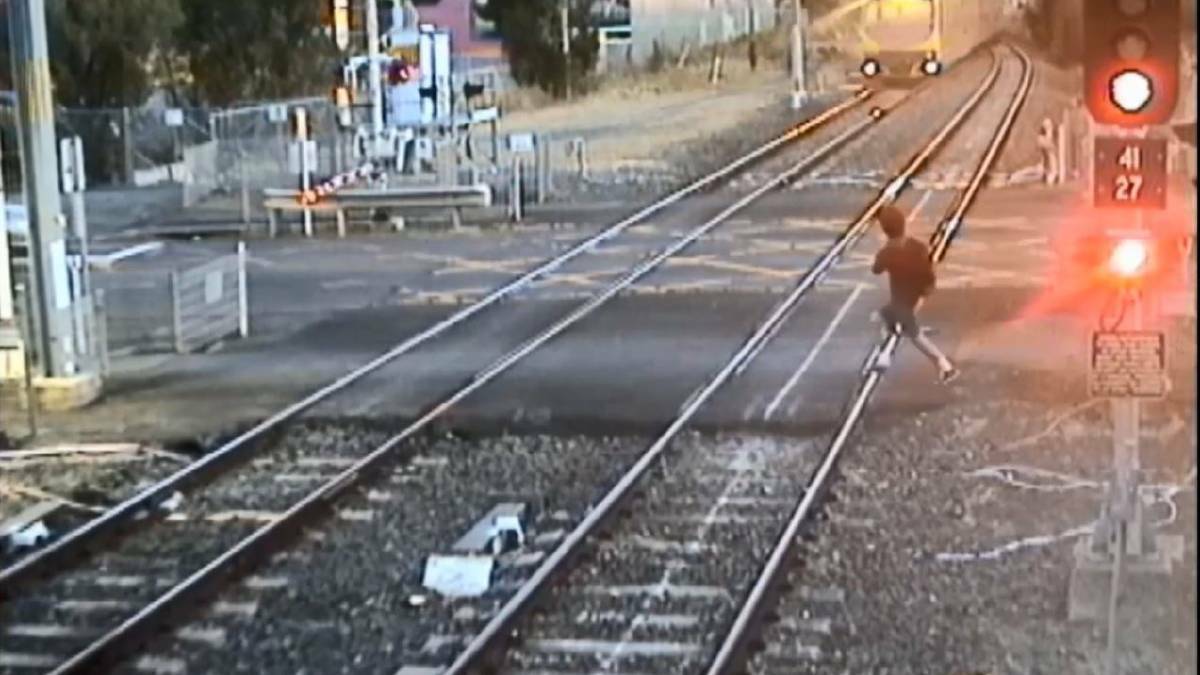 STAY SAFE: Police targeting risky behaviour around Dubbo’s level crossings. Photo: FILE