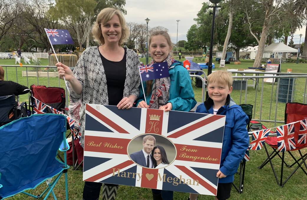 ROYAL FANS: Chloe Pailthorpe with her children Meg, 11, and Jack, 8, drove from Bungendore to Dubbo. Photo: NADINE MORTON 101718nmroyal1