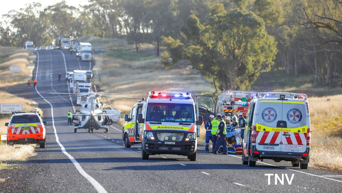 CRASH SCENE: The Mitchell Highway is closed 30 kilometres north of Molong following a crash on Thursday morning. Photo: TROY PEARSON/TNV