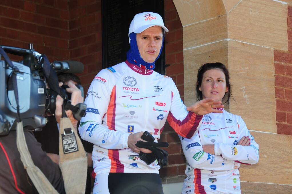 Dubbo Mayor Mathew Dickerson in the jersey that featured 89 sponsors, a world record. Englishman Arran Lynton-Smith is hoping to break that record. 													  Photo: LOUISE DONGES