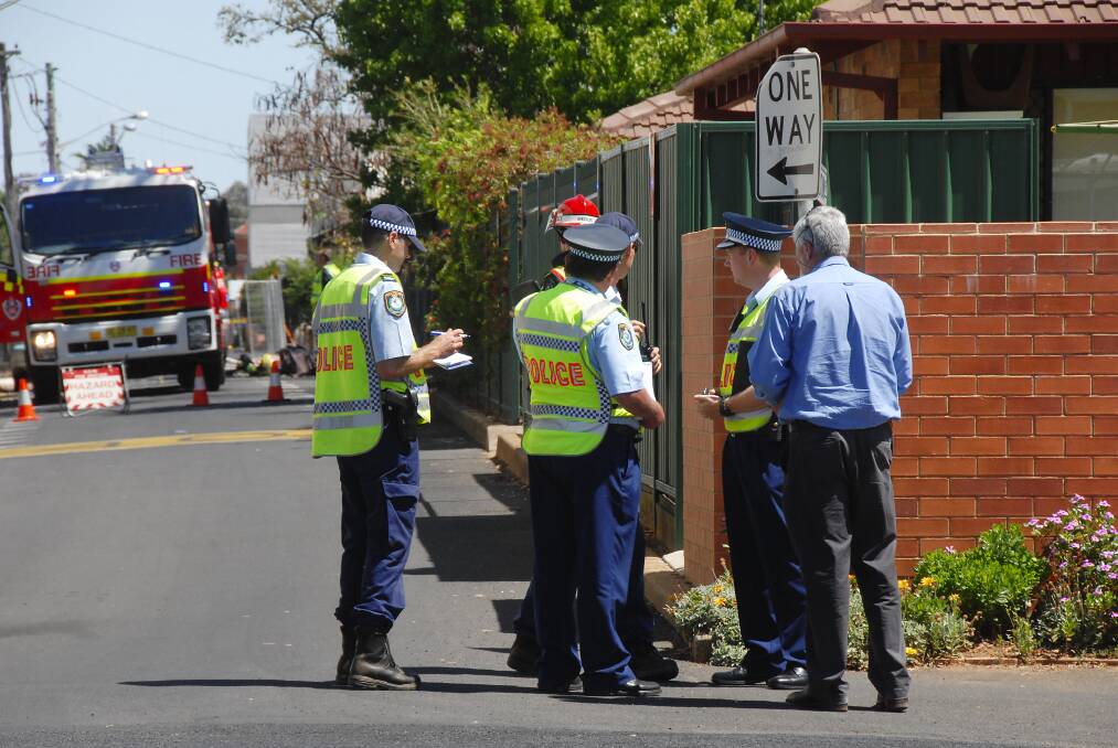 A Primary School and several office buildings were evacuated following a gas leak in Carrington Ave Dubbo  Photo Belinda Soole
