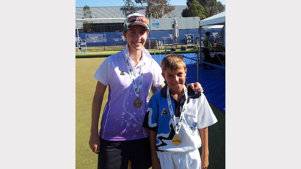 the Australian Open under-18 singles winners Chloe Stewart (17) and Jono Davis (12).