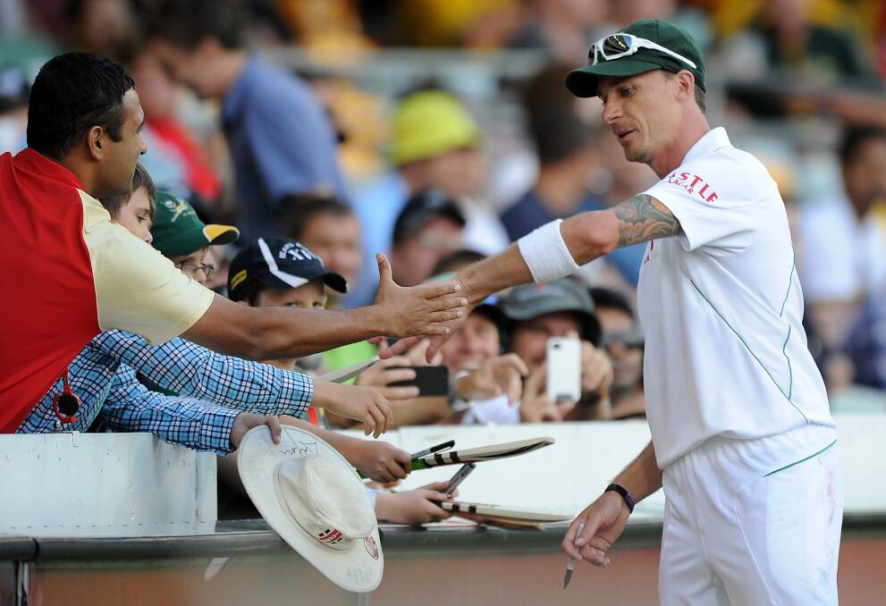 Dale Steyn of South Africa thanks fans during day three of the First Test match between Australia and South Africa at The Gabba in Brisbane, Australia. Photo by Matt Roberts/Getty Images