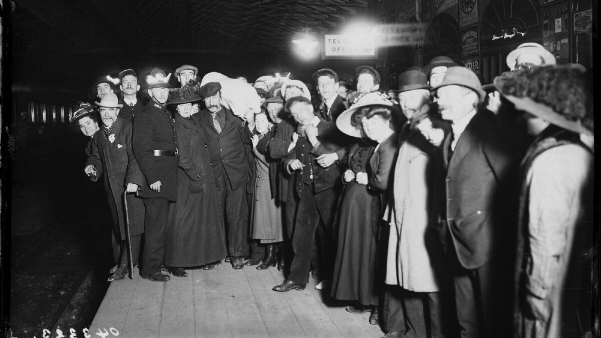 Relatives waiting for survivors of the 'Titanic' disaster at Southampton. Photo by Topical Press Agency/Getty Images